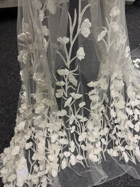 Tulle ivoire brodé de perles 3D - EB1082