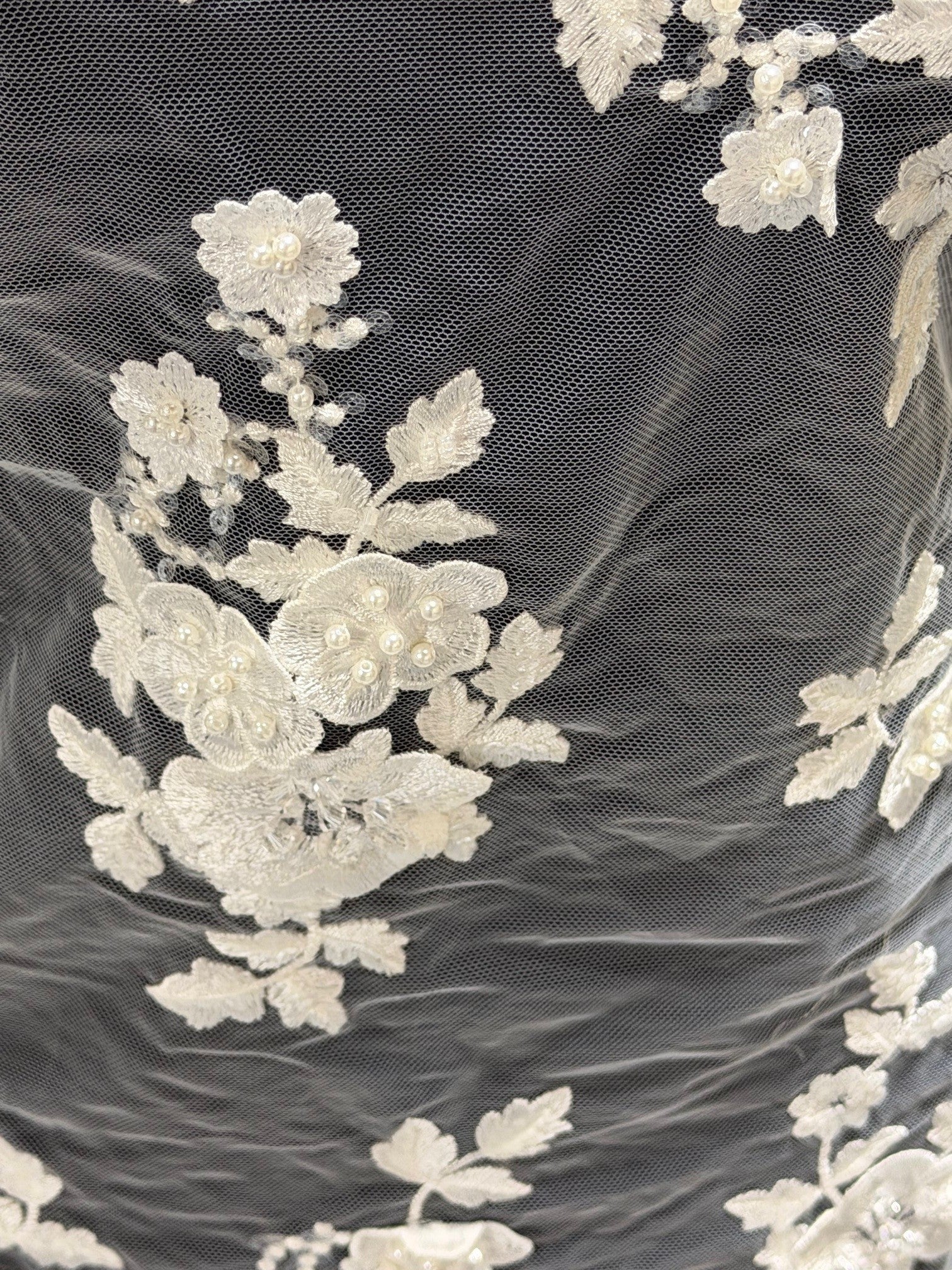 Tulle ivoire brodé de perles 3D - EB1088