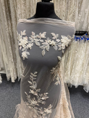Tulle clair brodé de perles argentées - EB1105
