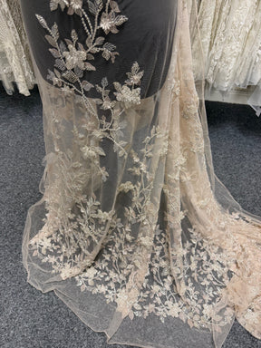 Tulle clair brodé de perles argentées - EB1105