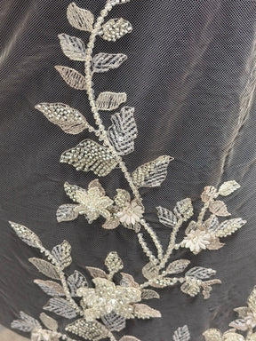 Tulle clair brodé de perles argentées - EB1105