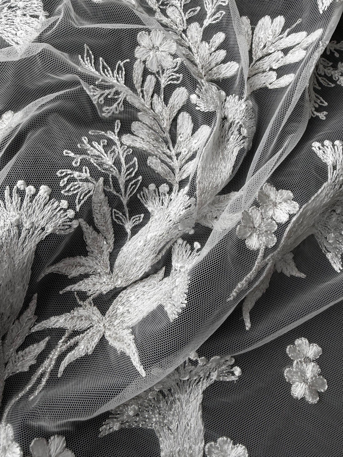 Dentelle brodée de sequins ivoire - EB3028