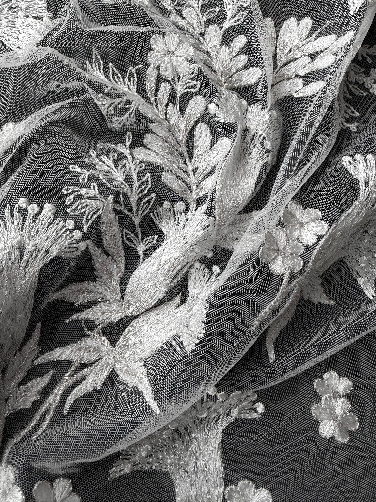 Dentelle brodée de sequins ivoire - EB3028