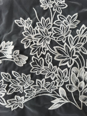 Dentelle brodée de sequins ivoire - EB3035