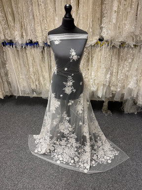 Dentelle brodée de sequins ivoire - EB3041