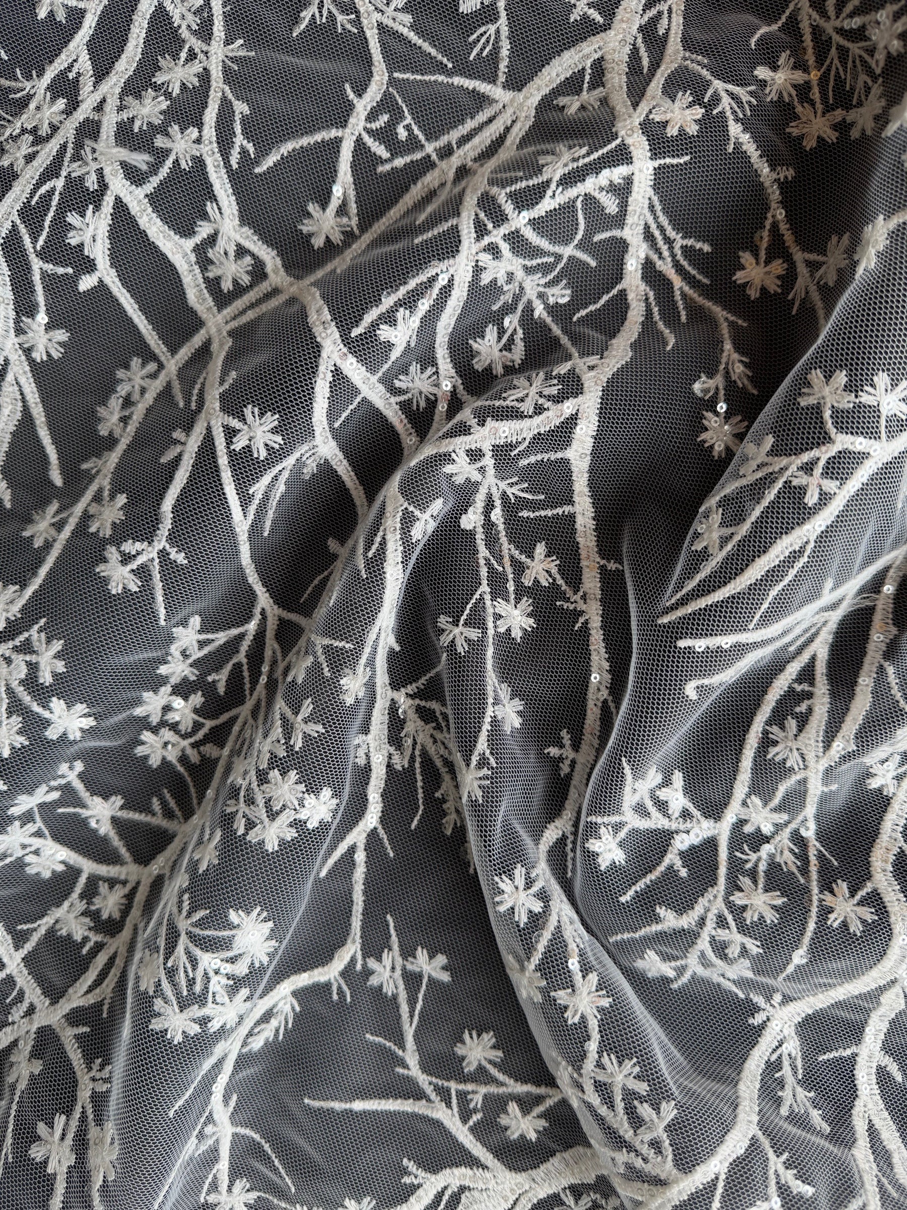 Dentelle brodée de sequins ivoire - EB3043