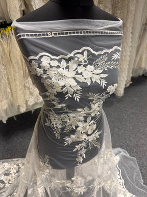 Dentelle brodée de sequins ivoire - EB3044