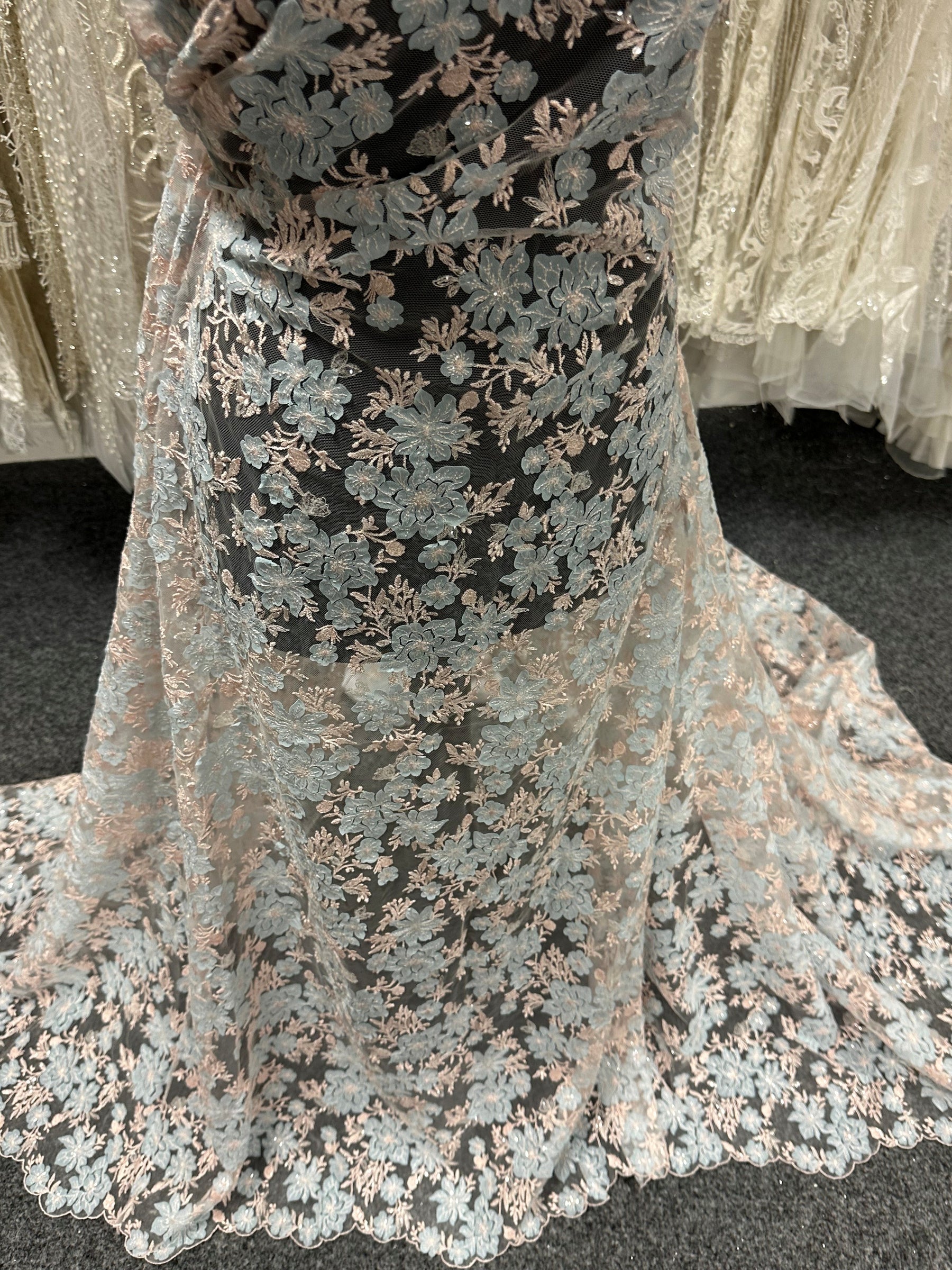 Dentelle brodée rose et bleue - EB3053