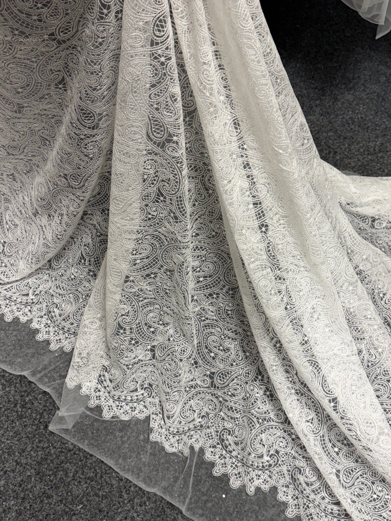 Tulle brodé ivoire - EB5017