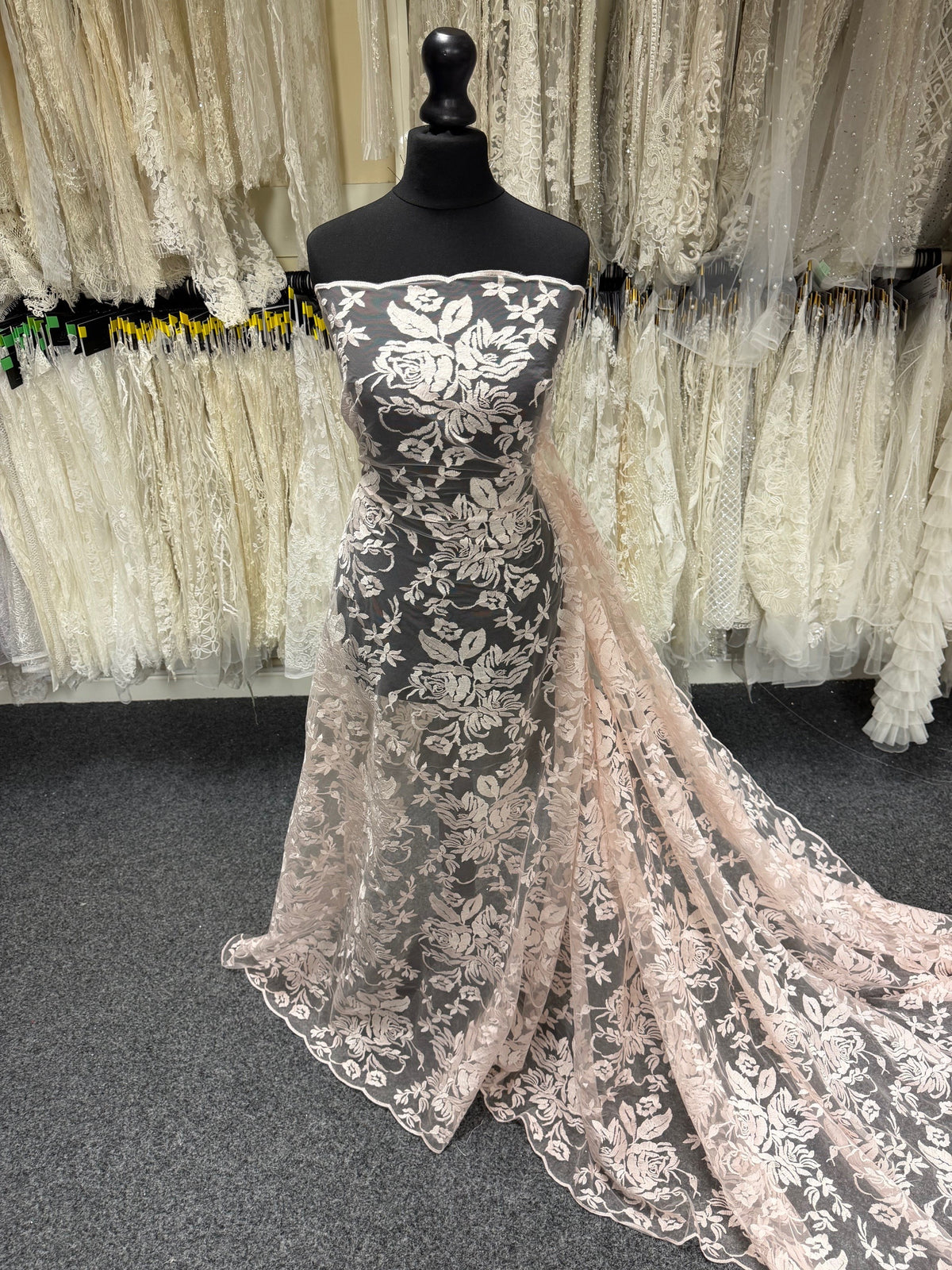 Dentelle brodée rose pâle – EB5018