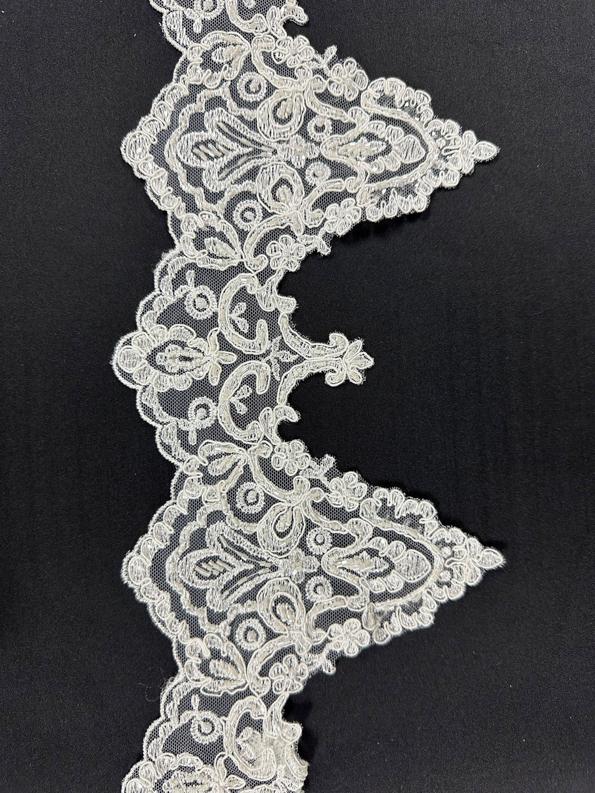 Bordure en dentelle perlée ivoire - Zorb