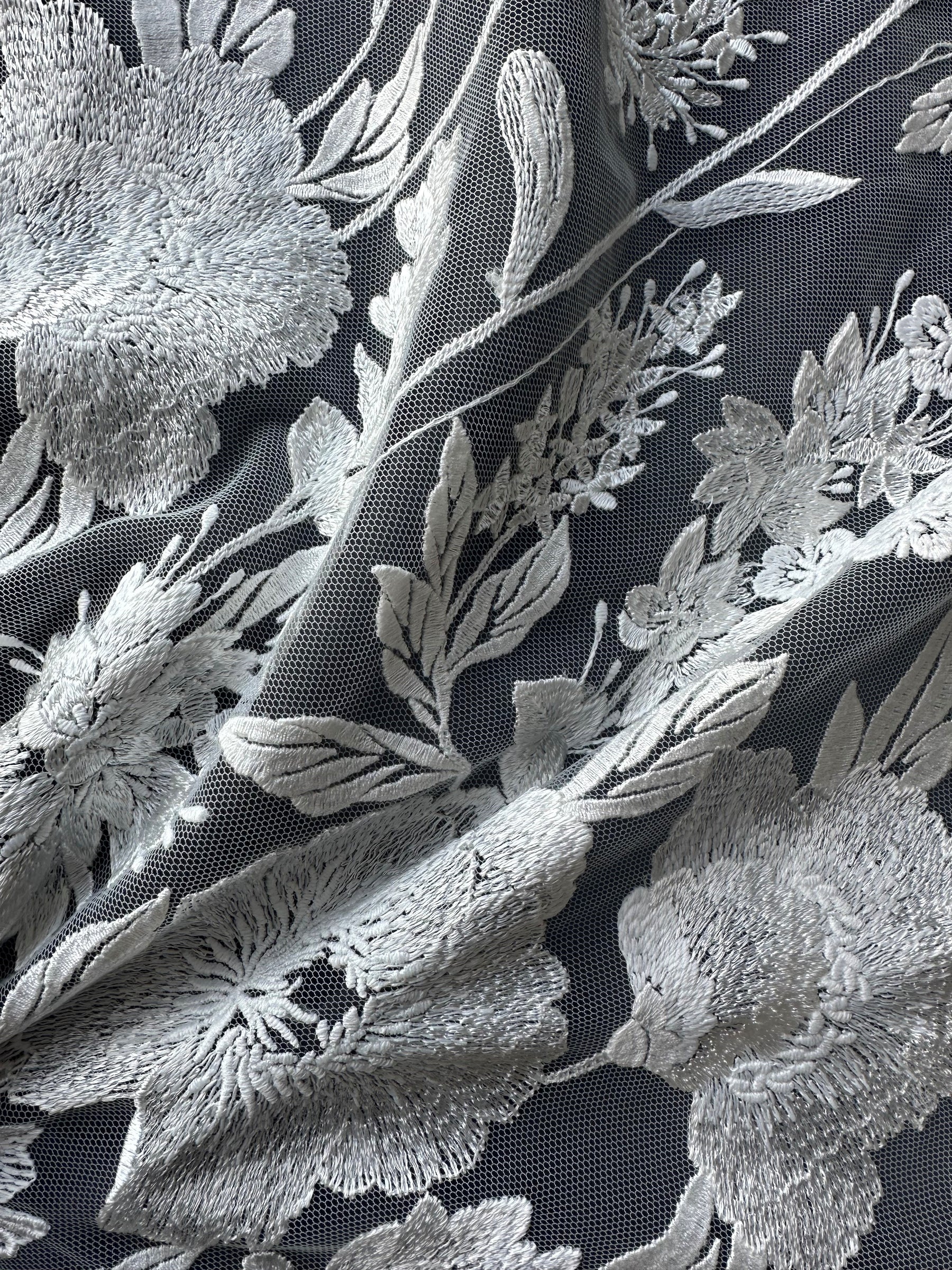 Dentelle brodée ivoire - Genby