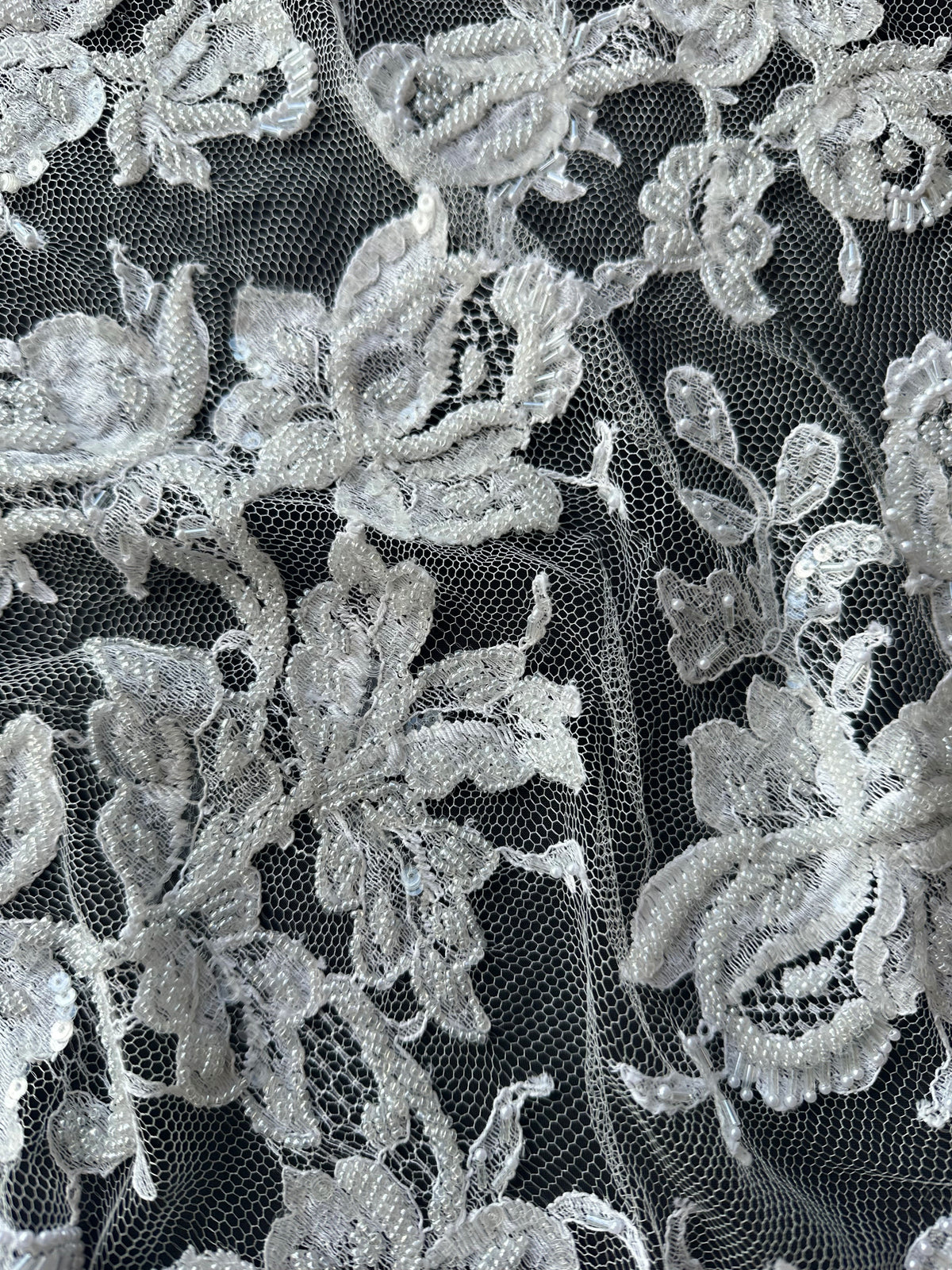 Dentelle de Chantilly ornée d'ivoire - Henri