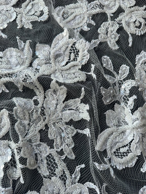 Dentelle de Chantilly ornée d'ivoire - Henri