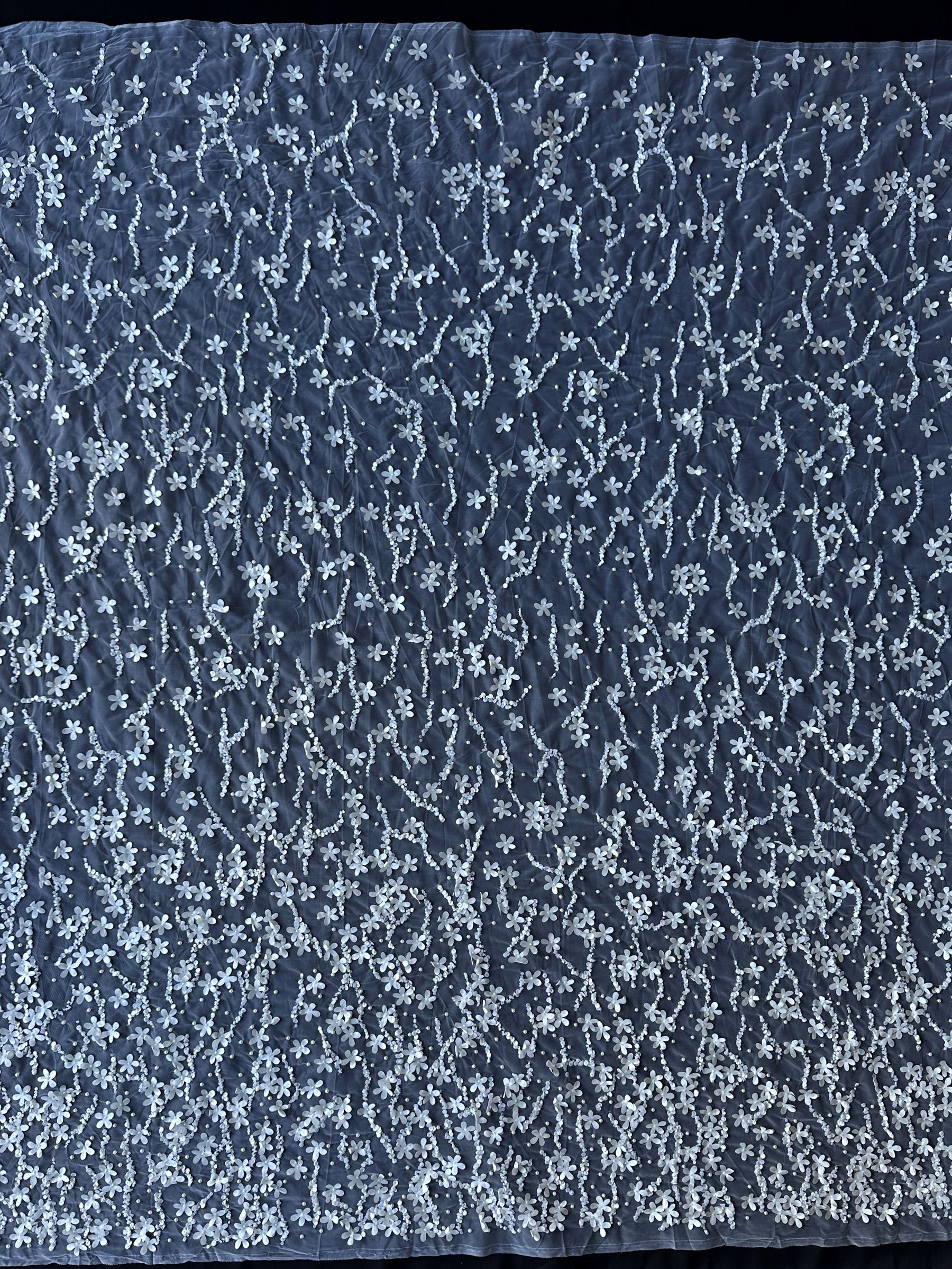 Dentelle laser perlée ivoire - Médaillon