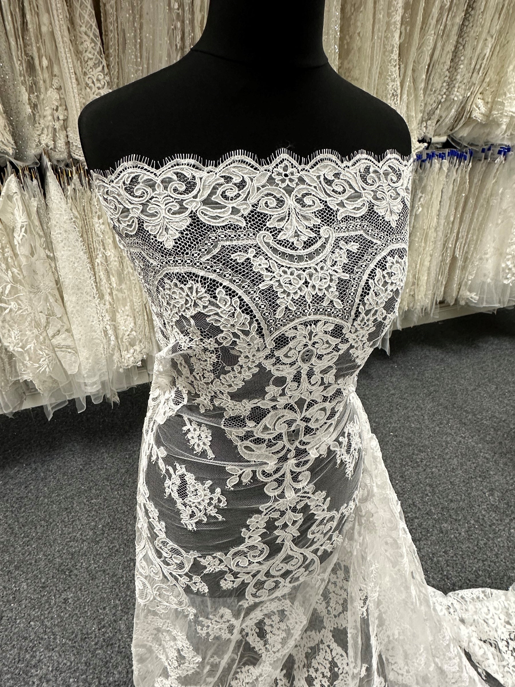 Ivory Corded Chantilly Lace - Raleigh