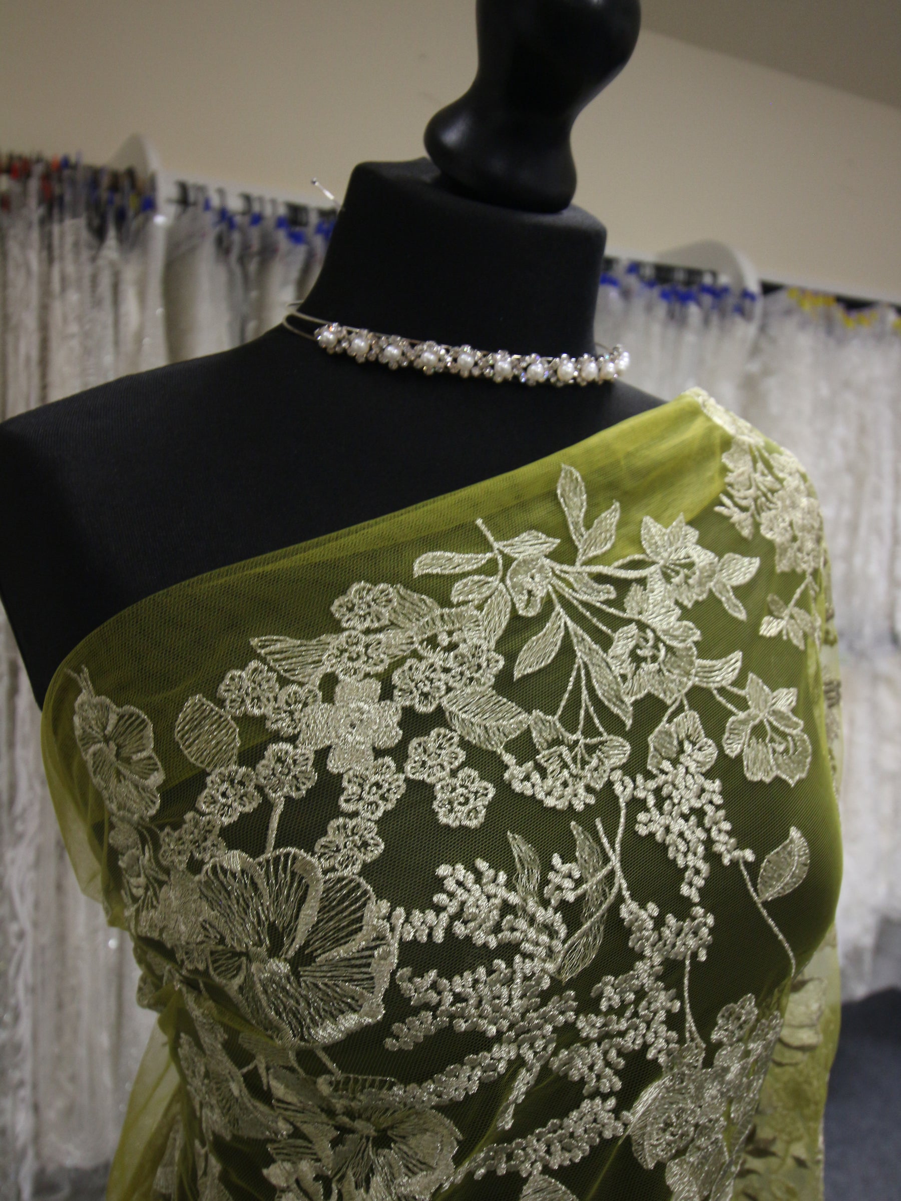 Dentelle Brodée Or - Garbo