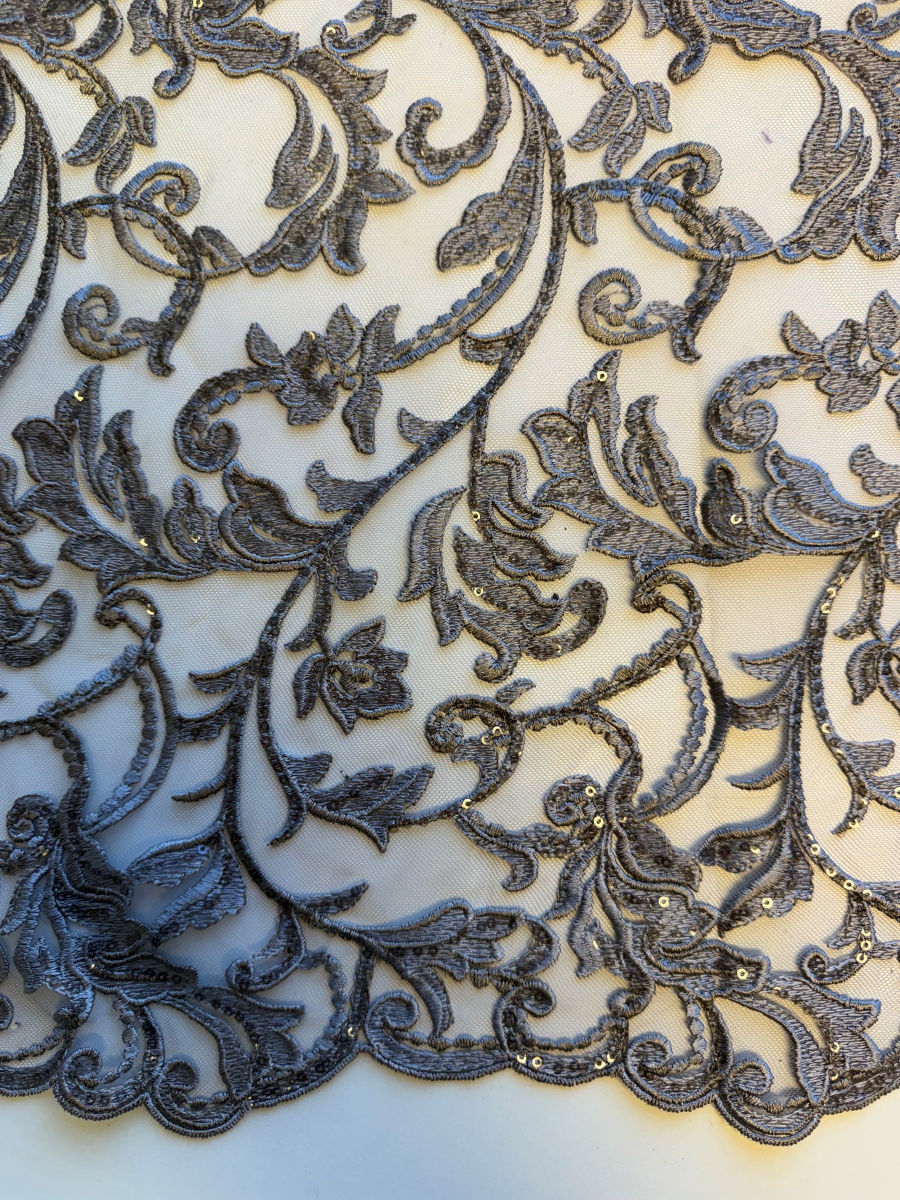 Dentelle brodée de sequins gris - Richina