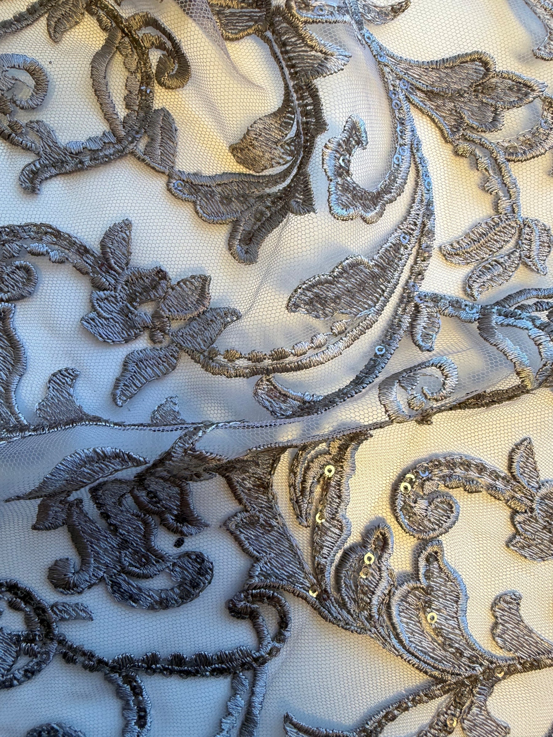 Dentelle brodée de sequins gris - Richina