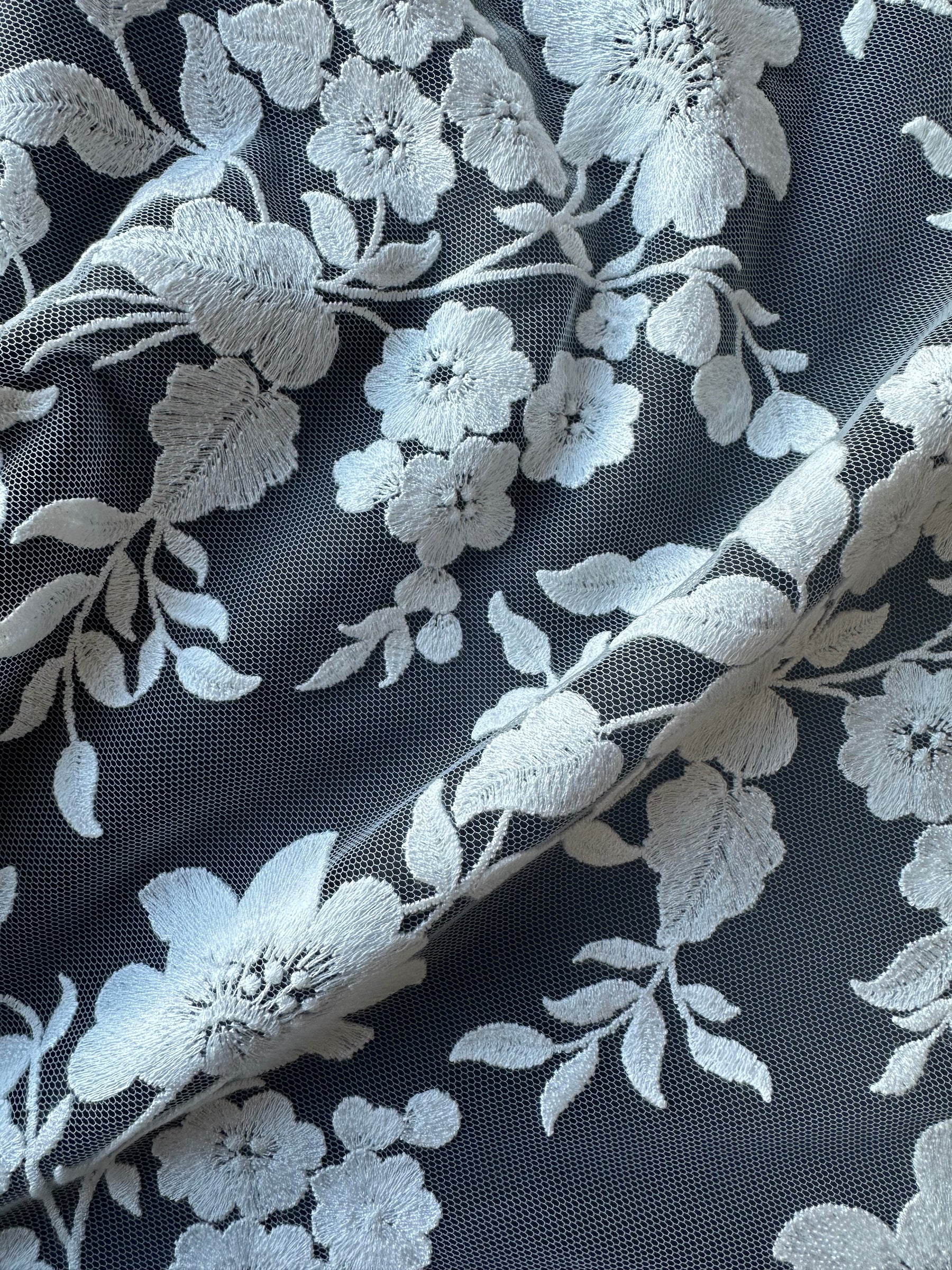 Ivory Embroidered Lace - X579