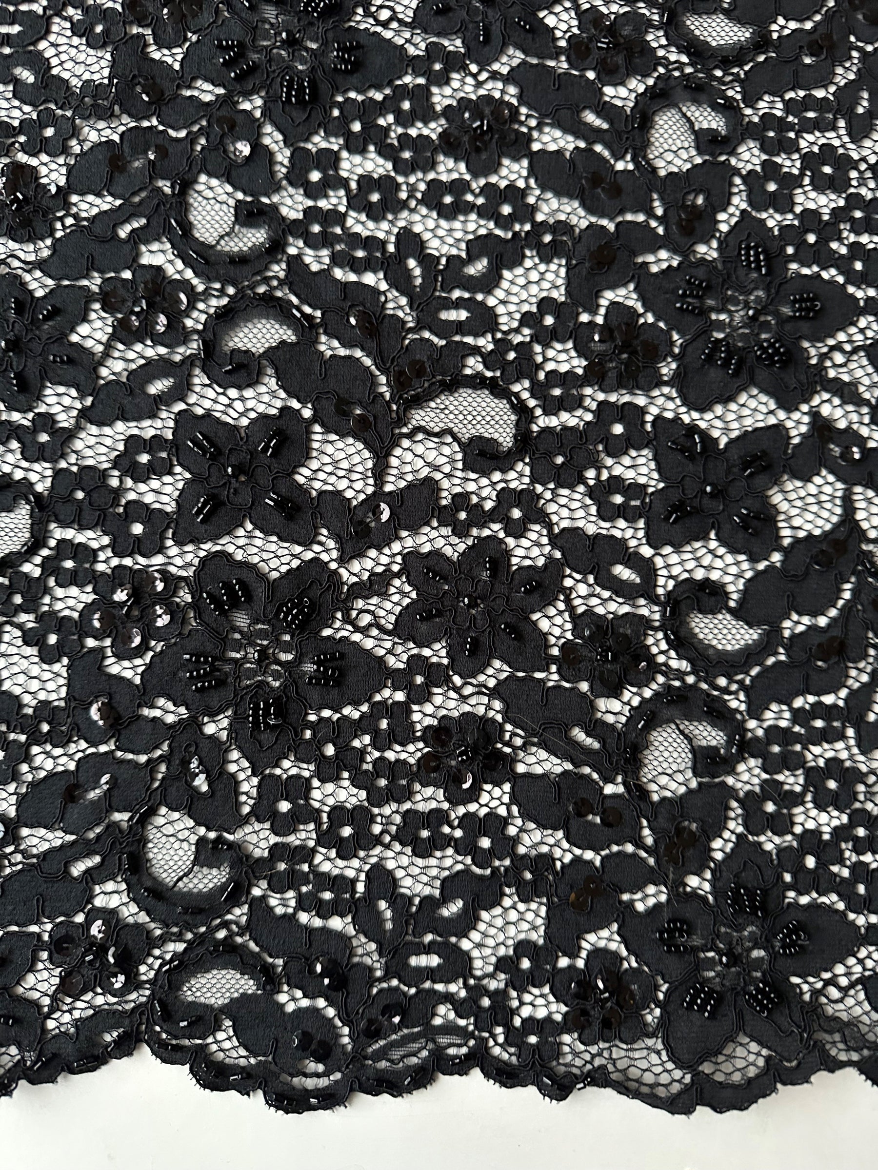 Dentelle noire perlée et cordée - Annabel (CF)