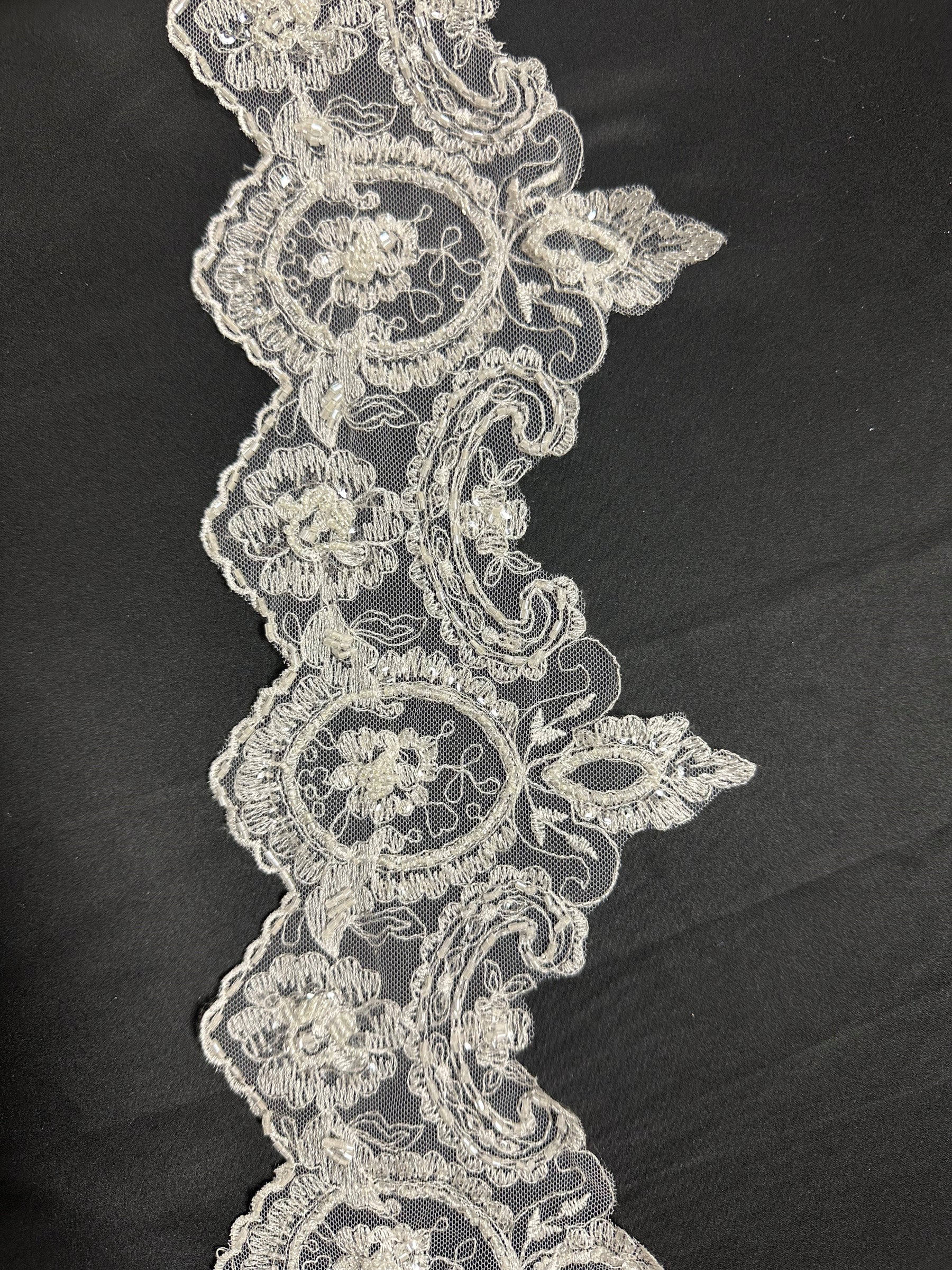 Bordure en dentelle brodée ivoire - Sienne (CF T 052)