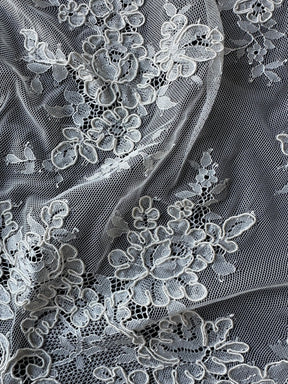 Dentelle cordée ivoire – Professeur