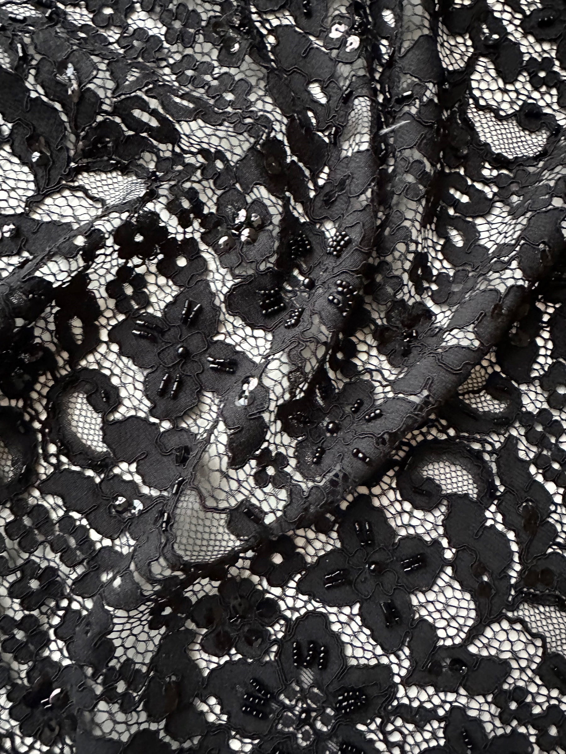 Dentelle noire perlée et cordée - Autriche