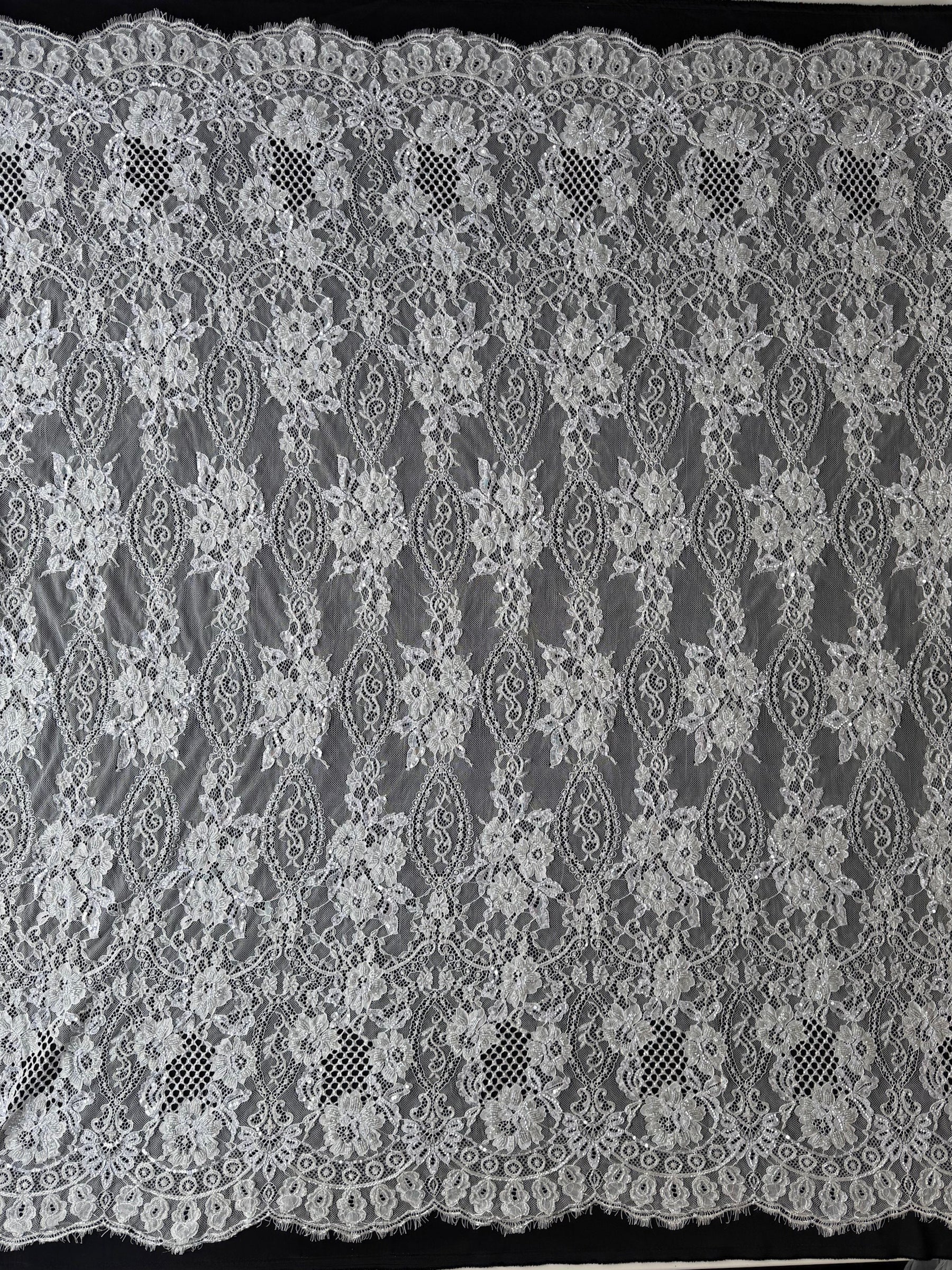 Dentelle Raschel perlée à la main ivoire - James