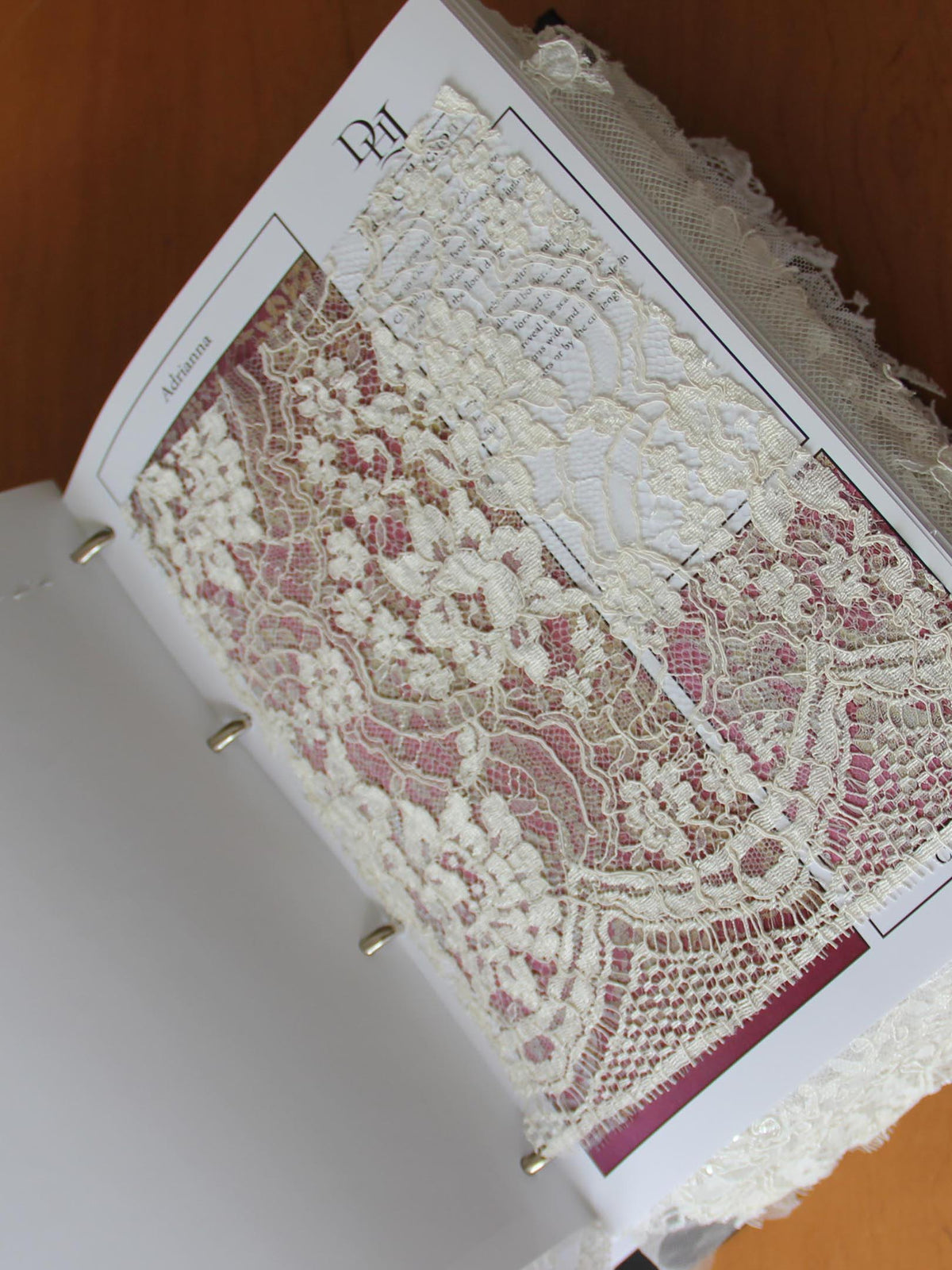 Livre d'échantillons - Dentelle Volume 49