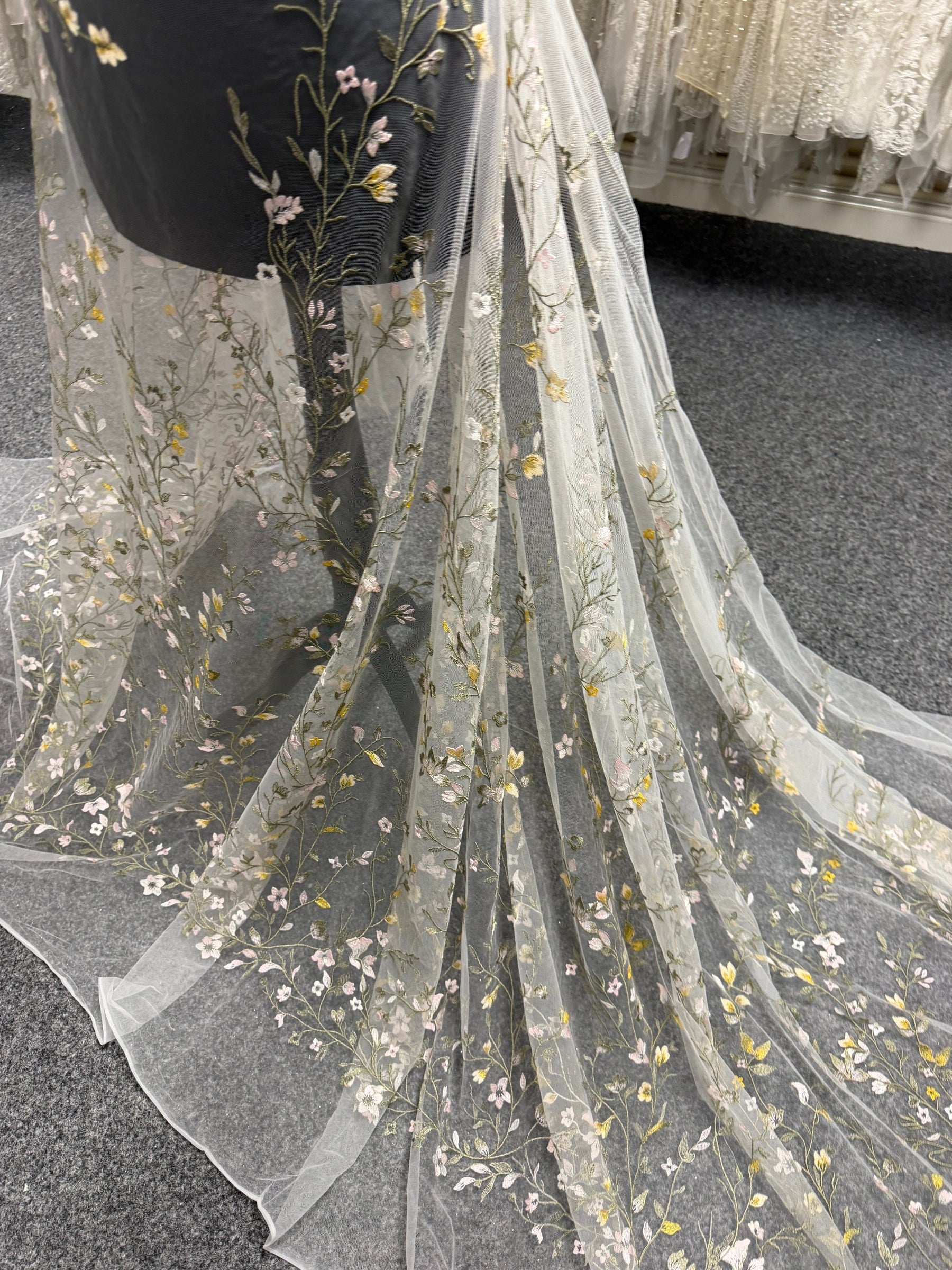 Dentelle brodée multicolore - Mania