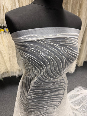 Tulle brodé de perles ivoire - EB1028