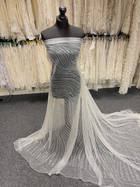 Tulle brodé de perles ivoire - EB1028