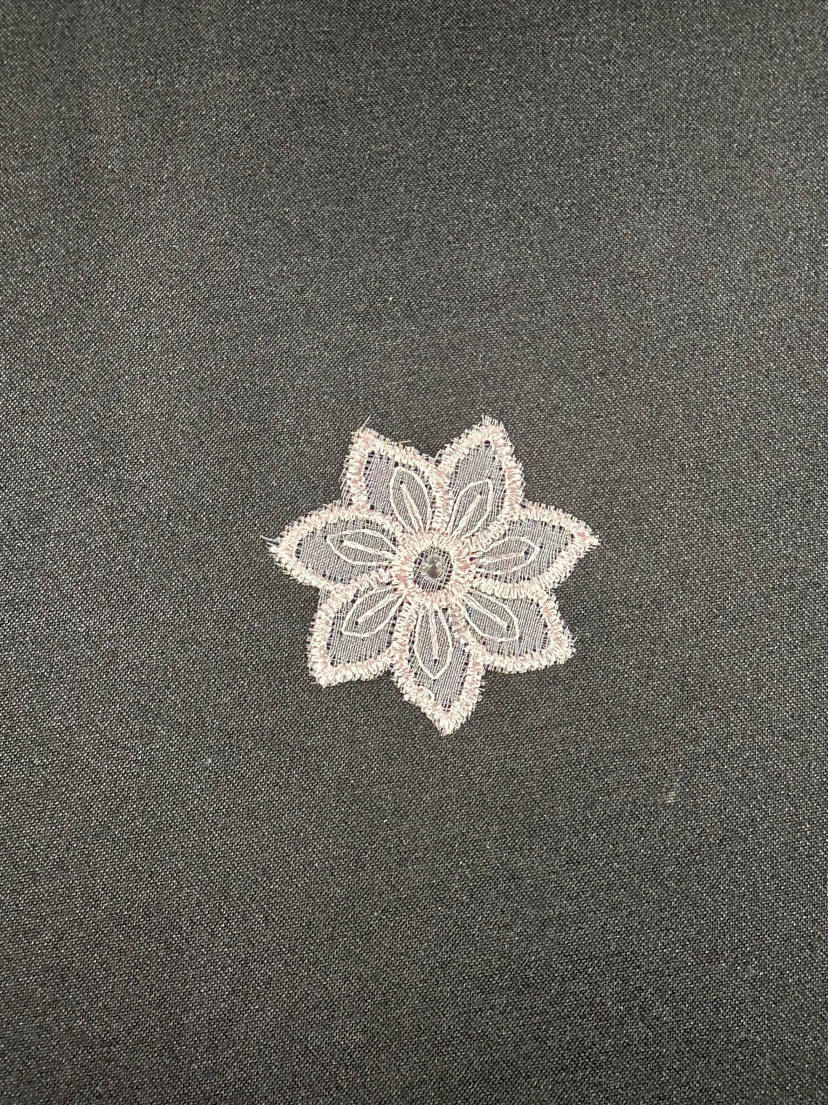 Motif marguerite rose avec cristaux Swarovski - Aladdin