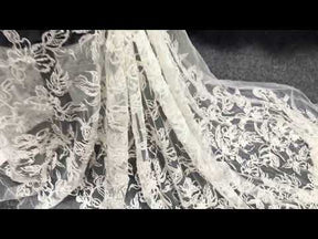 Tulle brodé de perles ivoire - EB1100