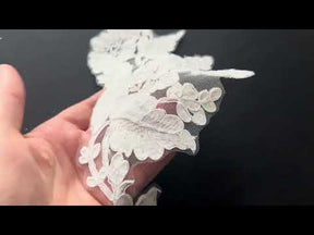 Bordure en dentelle cordée ivoire - Compagnie