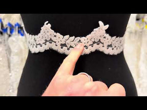 Bordure en dentelle festonnée ivoire - T662