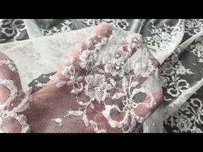 Dentelle à sequins ivoire - P218