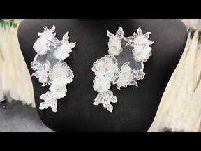 Appliques en dentelle 3D perlées ivoire - T443