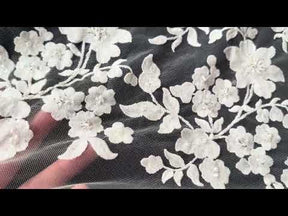 Tulle brodé de perles ivoire - EB1083