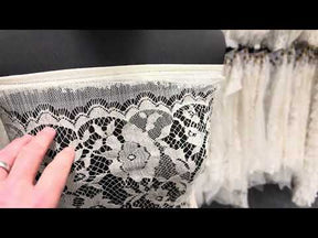 Laine et soie ivoire, dentelle de Chantilly - P269
