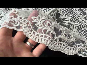 Tulle brodé de perles ivoire - EB1020