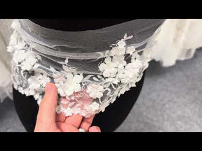 Bordure perlée et à sequins ivoire 3D - T879