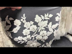 Tulle brodé de perles ivoire - EB1083
