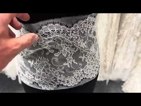 Galon de dentelle Chantilly ivoire - T173