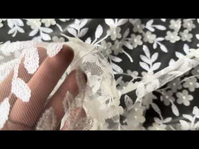 Dentelle brodée ivoire 3D – Finch