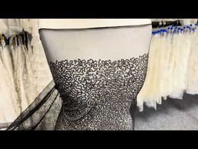 Dentelle noire à sequins - P913