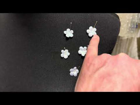 Fleurs blanches découpées au laser - M10 (Sachet de 144)