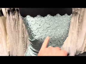 Satin duchesse brodé vert brumeux - P476