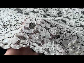 Dentelle ivoire perlée et cordée - Autriche